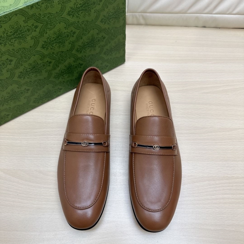 G*u*i leather shoes